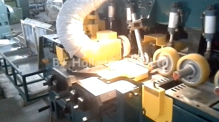 Automatic feeding of batten shaping machine